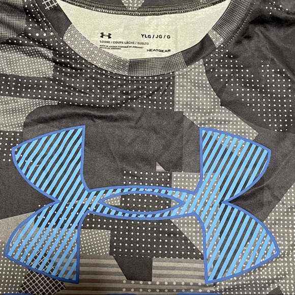 Under Armour Geometric Print Logo Tee - Picture 2 of 3